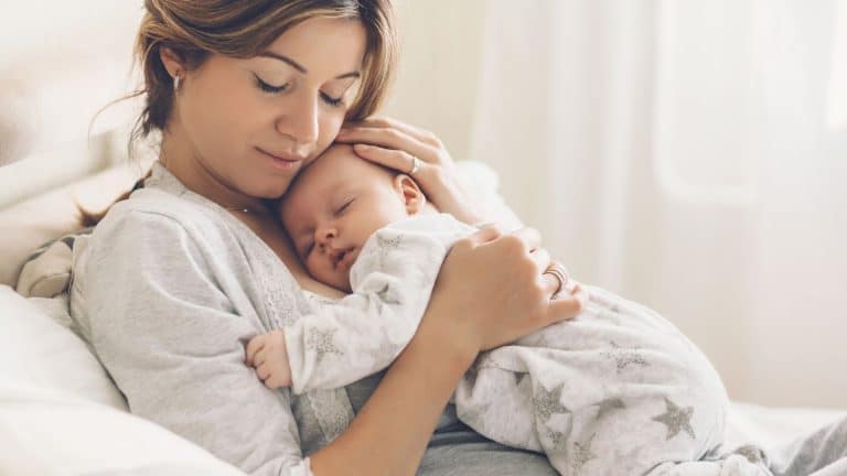 Najljepši poklon za novu mamu: Mamin spomenar – knjiga uspomena koju će čuvati cijeli život
